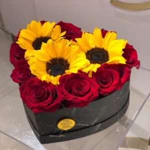 Corazon de  Rosas y Girasoles