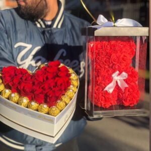 Corazon con rosas  y Bombones