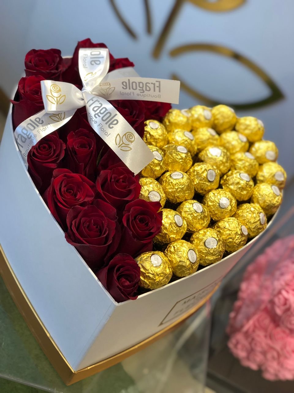 corazon con rosas y peluches - Imagen 4