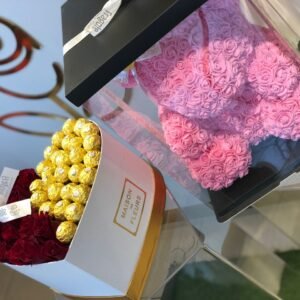 corazon con rosas y peluches