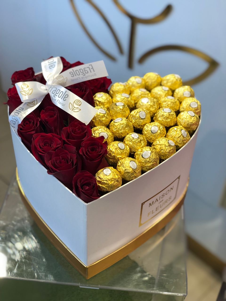 corazon con rosas y peluches - Imagen 2