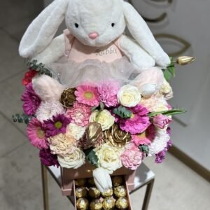 Caja de Rosas con conejo peluche