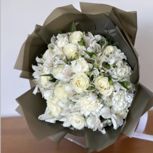 Ramo de rosas Blancas