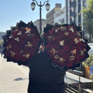 100 Rosas con mariposas