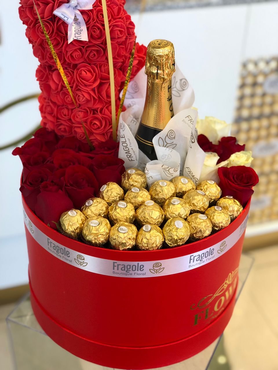 Caja con botella moet