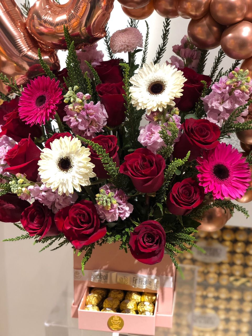 Caja con rosas y numeros - Imagen 4
