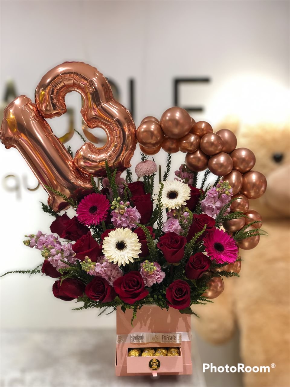 Caja con rosas y numeros